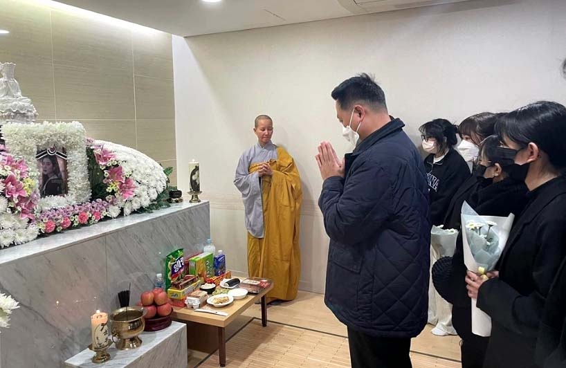 Memorial service held for Vietnamese victim in Seoul stampede